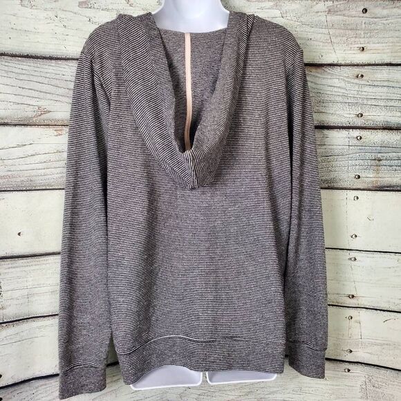 Maurices Women’s Lace-Up Hoodie Sweater Gray Striped Long Sleeve Size 0x - Picture 7 of 12